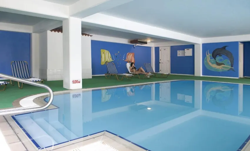 Mayfair Gardens 4*-8