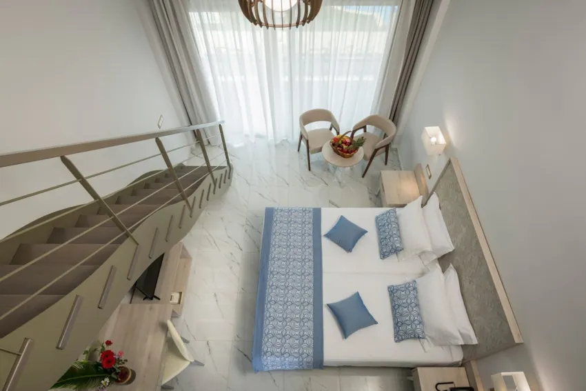 Vantaris Blue Adults Only 4*-16