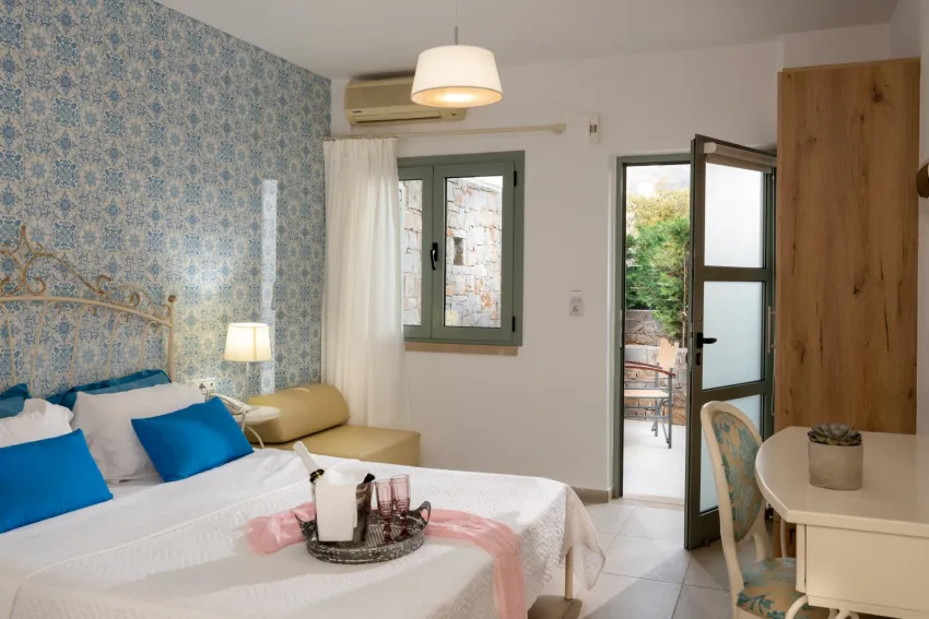 Angela Studios and Apartments 3*-6