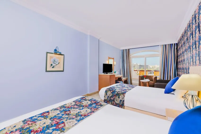 Royal Lagoons Resort & Aqua Park 5*-8