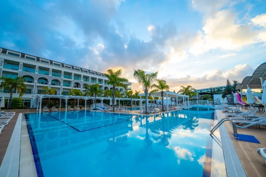 Karmir Resort & Spa 5*-1