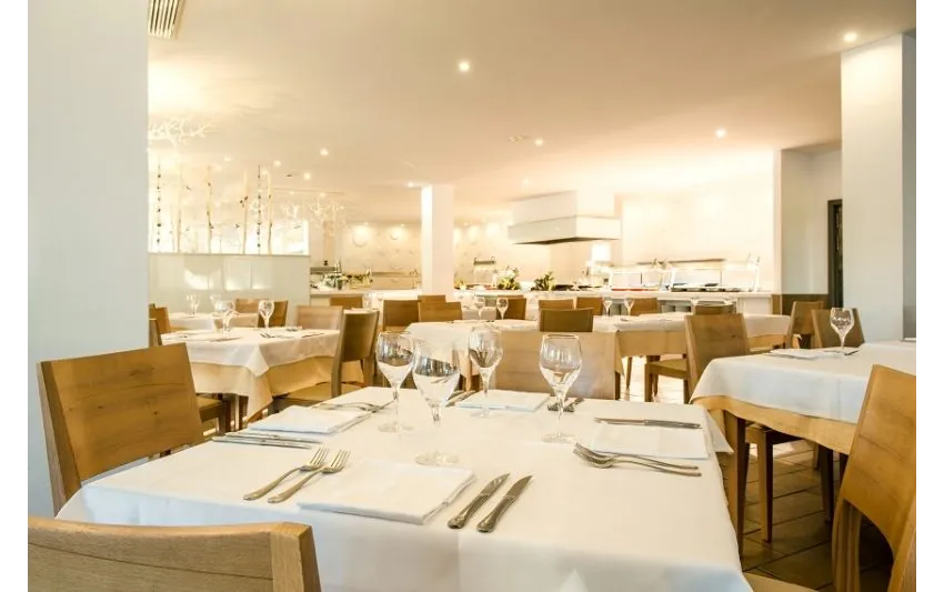 Iberostar Waves Club Cala Barca 4*-12