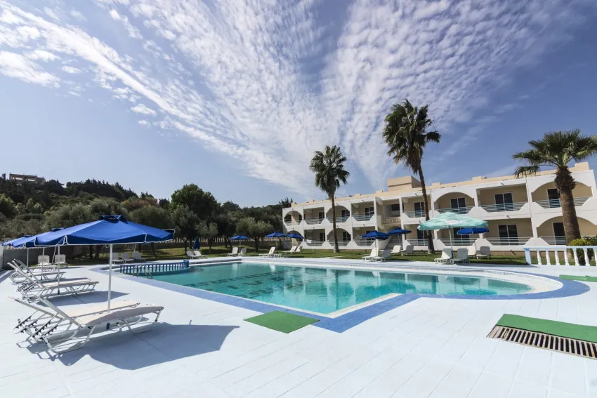 Tivoli Hotel and Apartments 3*-10