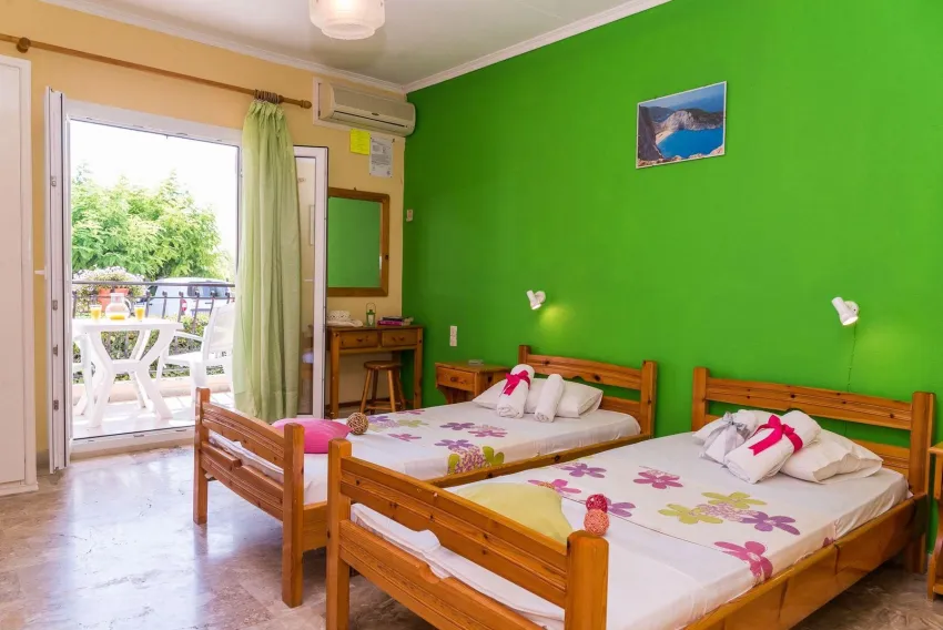 Roussas Studios and Apartments 3*-7