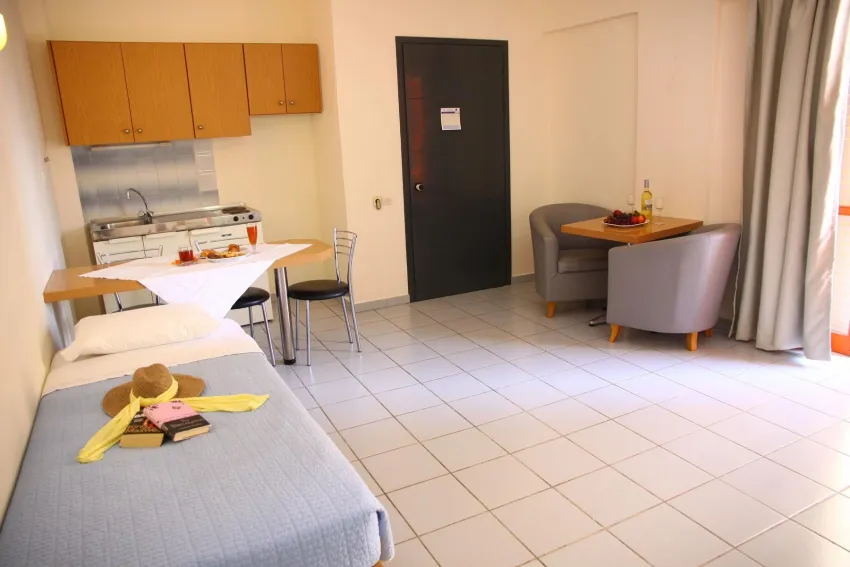 Acropolis Apartments 3*-10