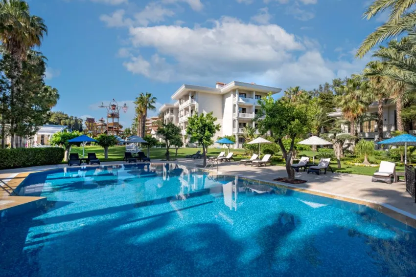 UTOPIA RESORT & RESIDENCE  5*-27