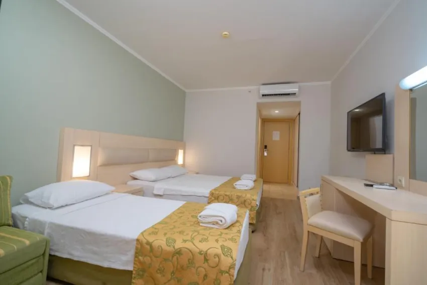 WHITE LILYUM HOTEL  4*-5