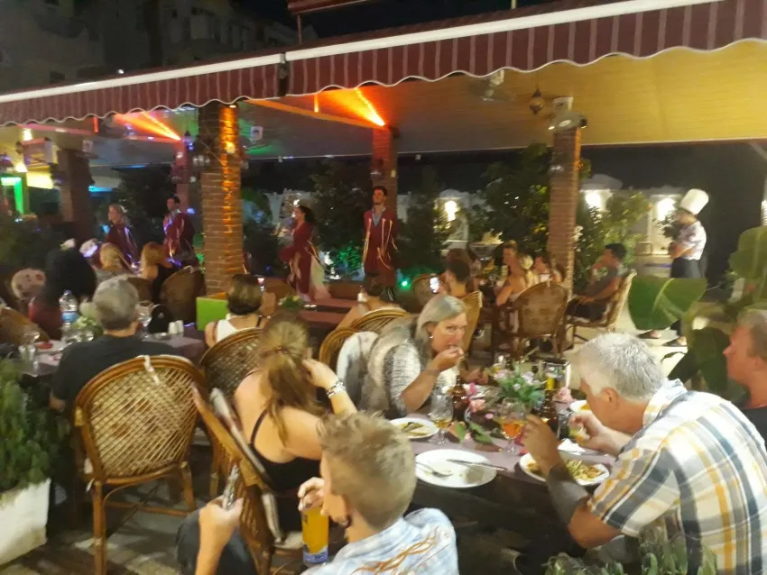 Side Orient Apart 3*-4