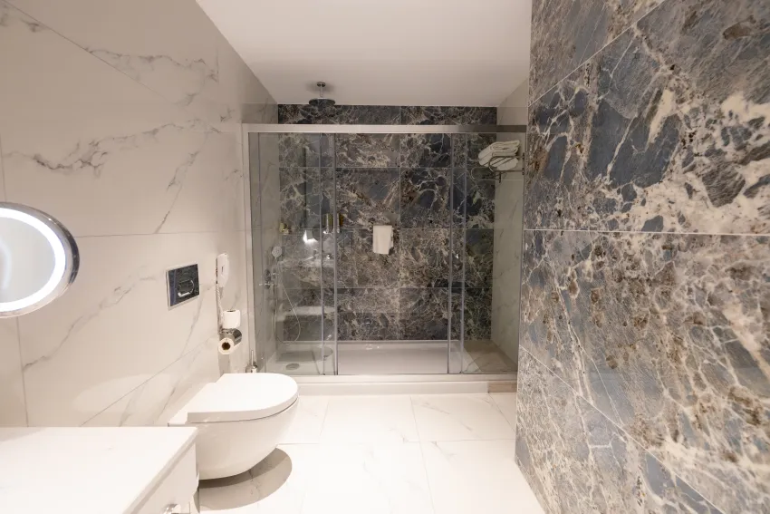 Granada Luxury Red (Adults Only 16+) 5*-12