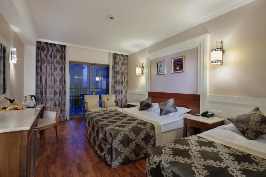 ALBA QUEEN HOTEL  5*-11