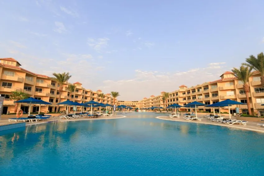 AMWAJ BEACH CLUB ABU SOMA  4*-53
