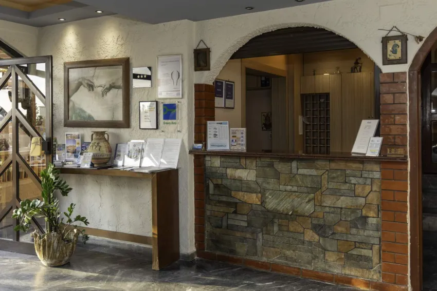 Evina Rooms and Suites 3*-4