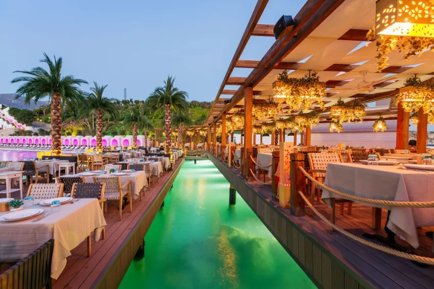 CRATOS PREMIUM HOTEL & CASINO & SPA  5*-45