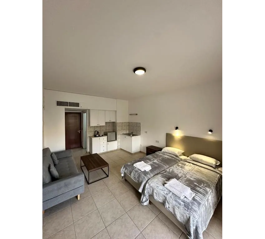 New York Plaza Hotel Apartments Paphos 3*-3