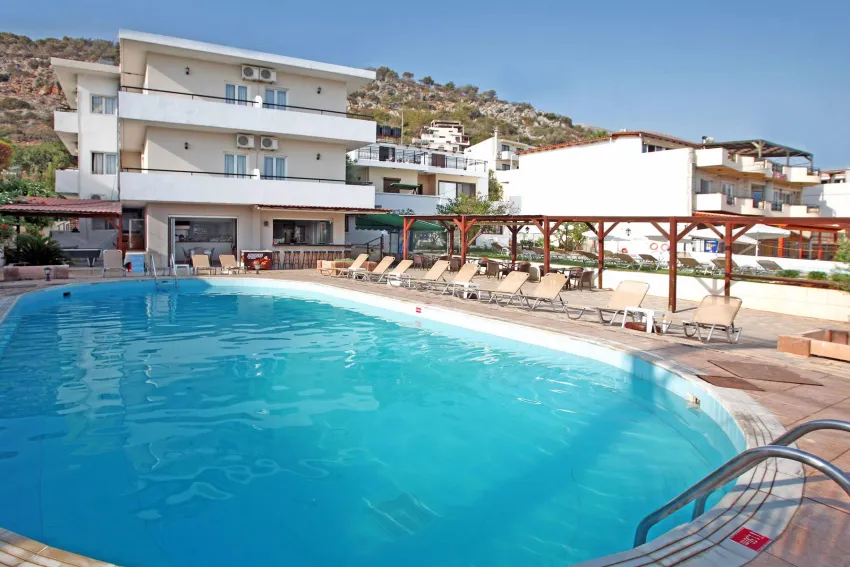 Iraklis Apts 3*-24