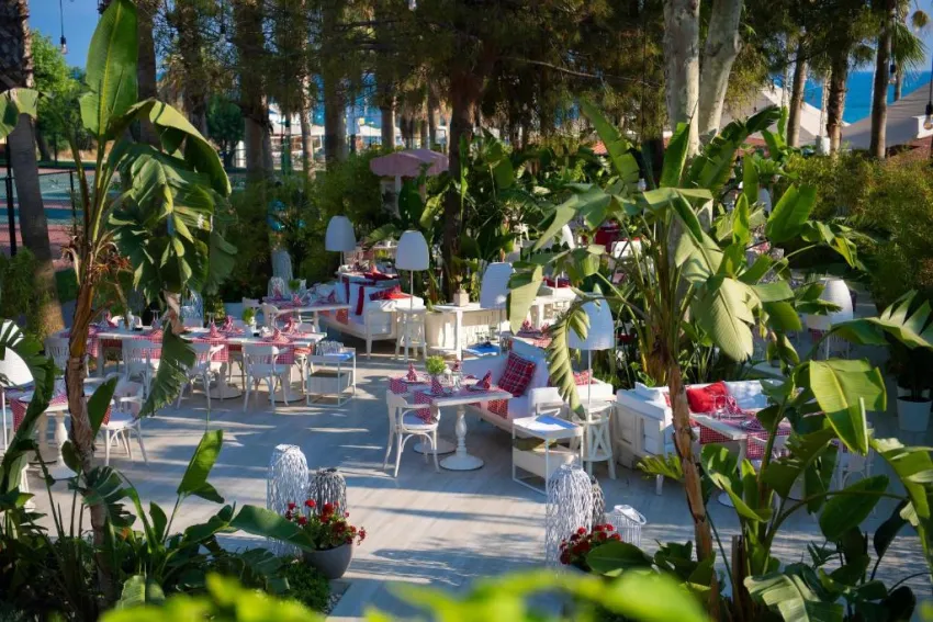 MIRAMARE BEACH HOTEL  5*-38