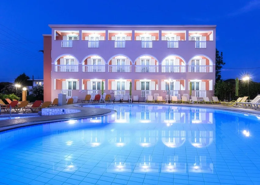 Savvas de Val ex Aeon Hotel 2*-5