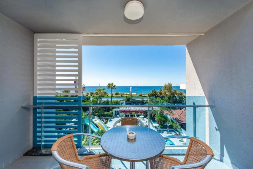 WHITE CITY BEACH (ADULTS ONLY 16+)  4*-11