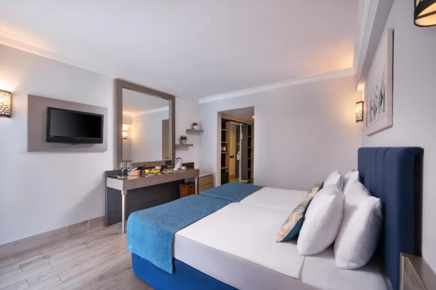 GRAVEL HOTELS SELECT  5*-17