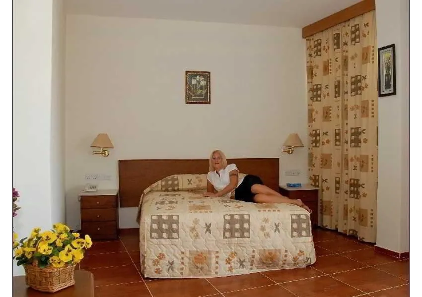 Moniatis Hotel 3*-8