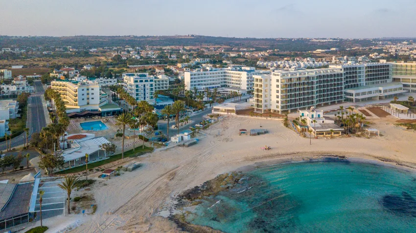 Anonymous Beach 3*-9