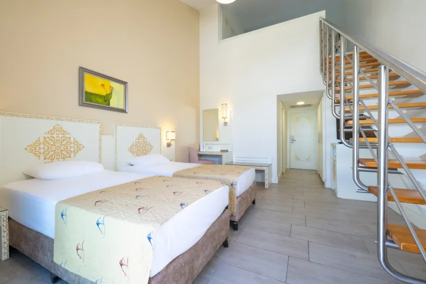 Crystal Admiral Aqua Collection 5*-12