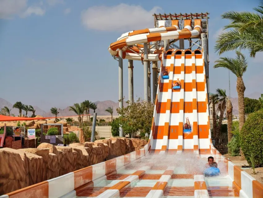 CORAL SEA WATER WORLD  4*-107