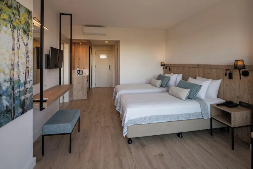 Berry Blue Hotel 5*-5