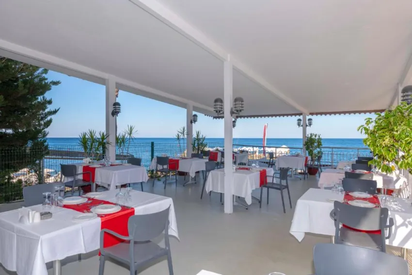 ARMAS BEACH HOTEL  4*-4