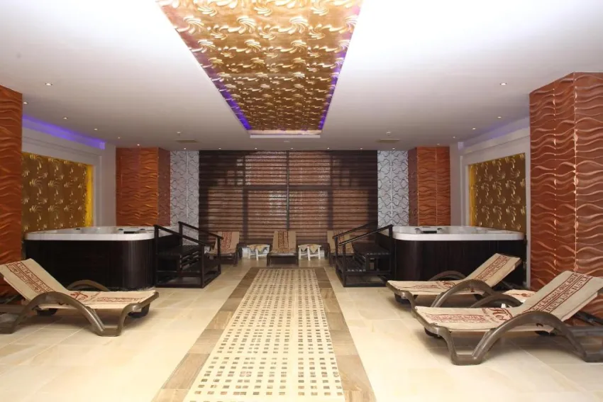 SUNRISE GARDEN BEACH RESORT  5*-8