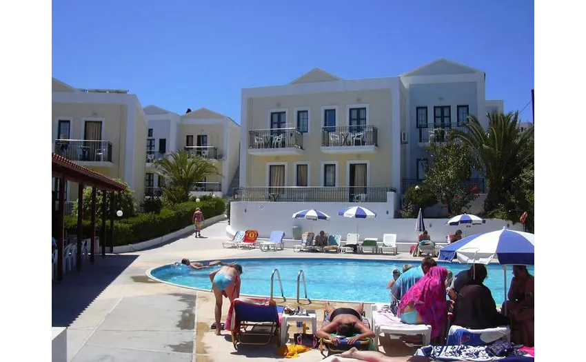 Camari Garden Hotel Apartments 3*-1