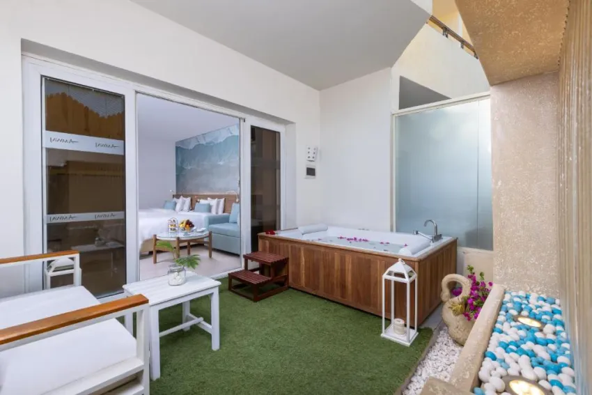 AMWAJ OYOUN HOTEL & RESORT  5*-7