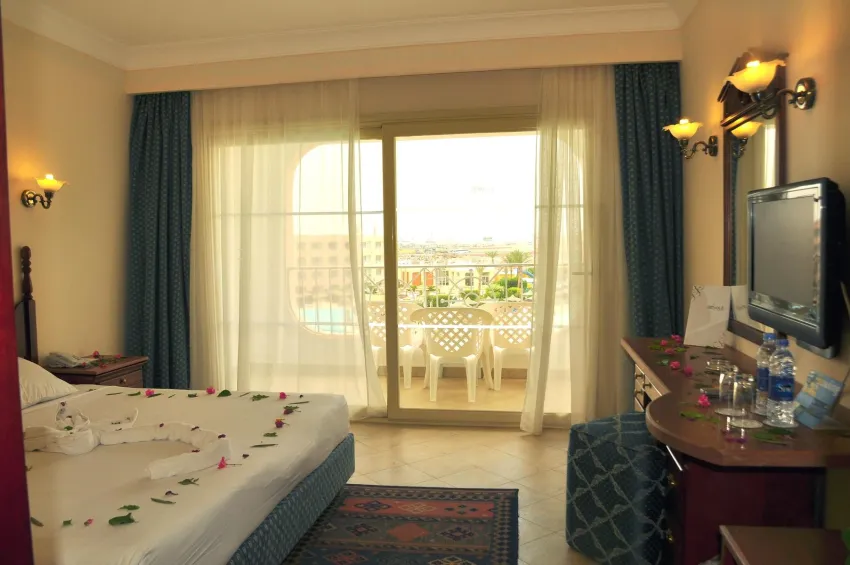 Titanic Resort & Aquapark 4*-8