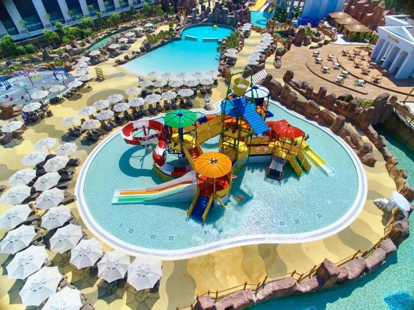 THE LAND OF LEGENDS NICKELODEON HOTEL & RESORT  5*-80