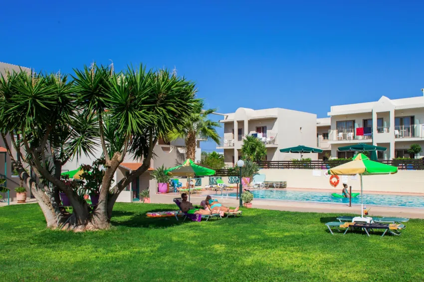 Theoni Apartments 1*-7