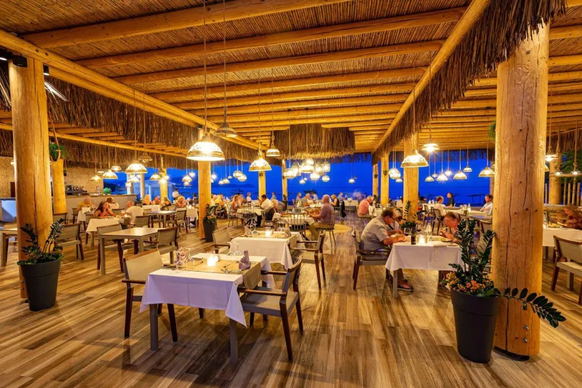 Lindos Bay 5*-11