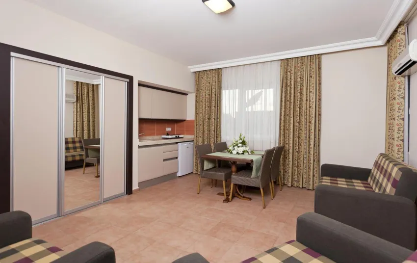Royalisa City Apart 3*-8