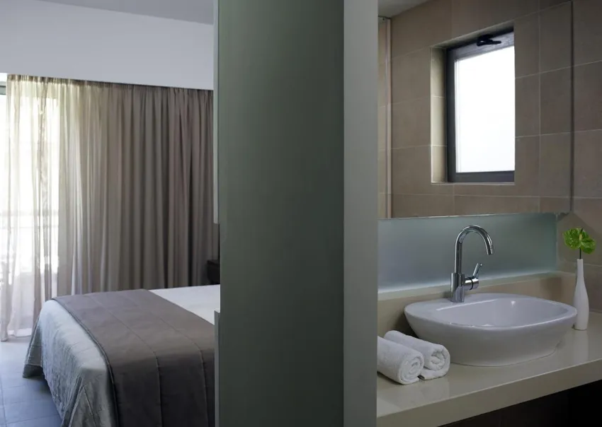 Angela Downtown Hotel 3*-4