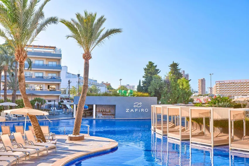 Zafiro Palmanova -63