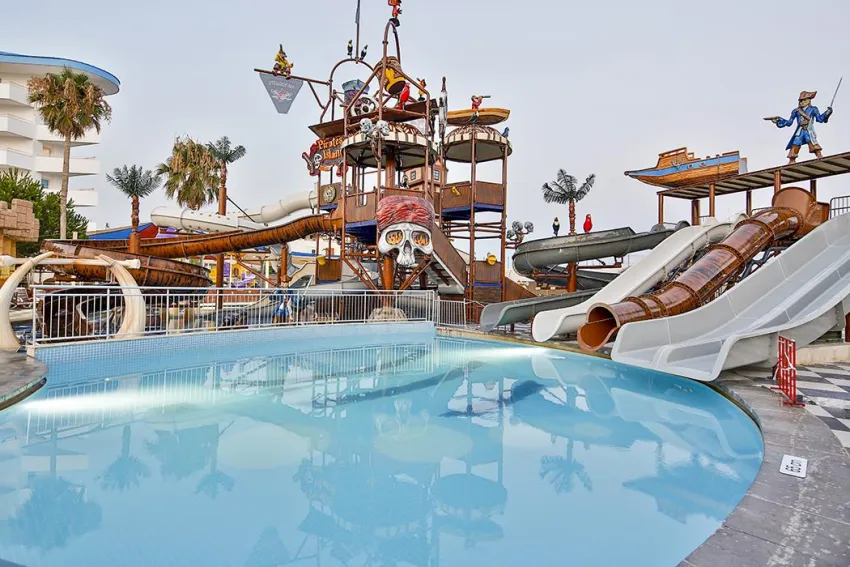 CRYSTAL ADMIRAL RESORT SUITES  5*-38