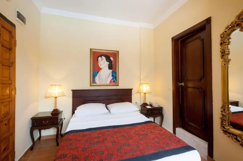 ANTIQUE ROMAN PALACE (ADULTS ONLY 16+)  5*-28