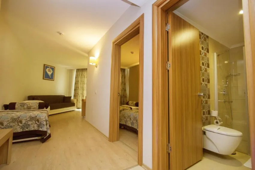 BLUE WAVE SUITE HOTEL  4*-6
