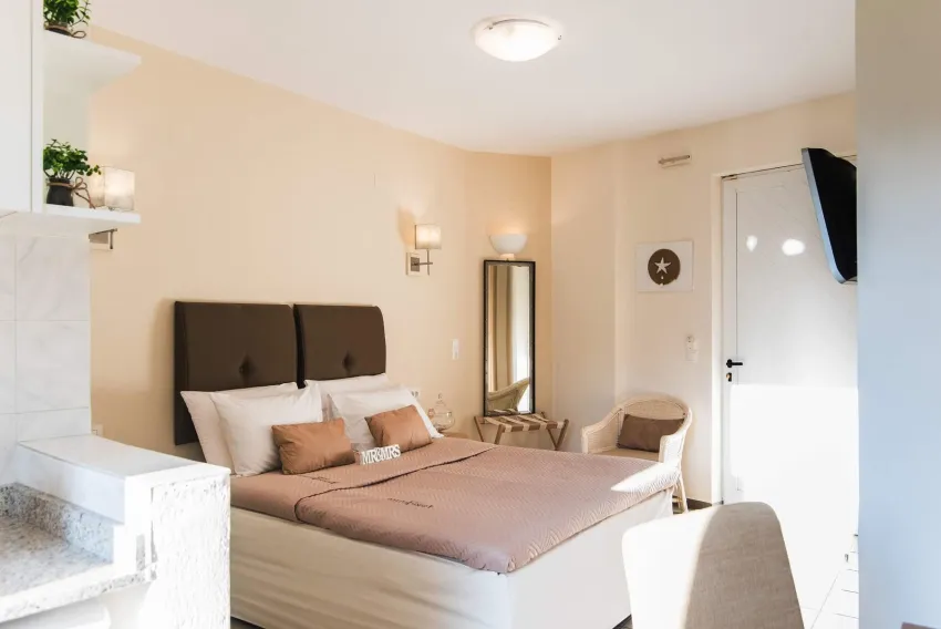 Mirage Studios 1*-12