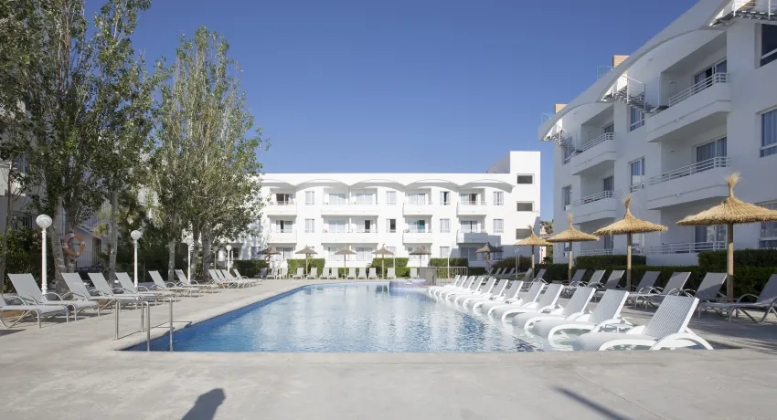 Cabot Hobby Club Apartments -37