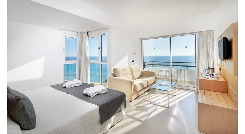 CM Playa Del Moro 4*-7