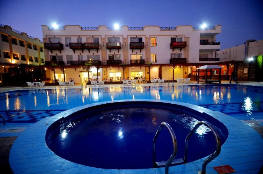 FALCON NAAMA STAR  3*-61