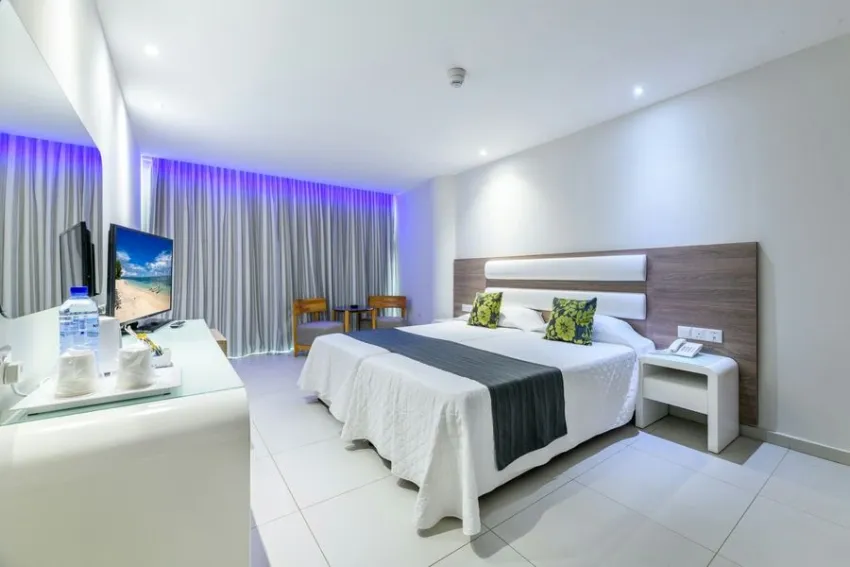 Tasia Maris Sands Adults Only 4*-8