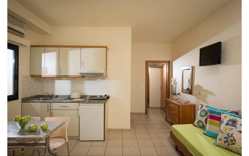 Kristalli Hotel Apartments 3*-8