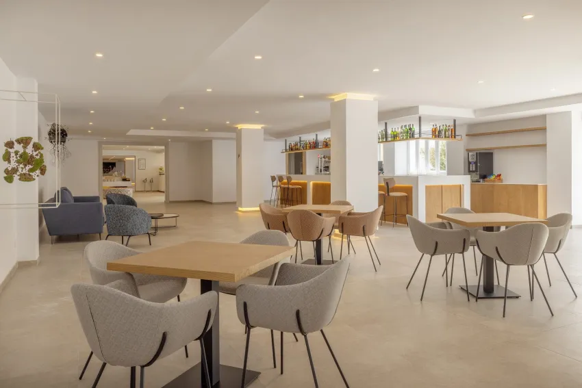 HM Isabela – Adults Only 4*-18