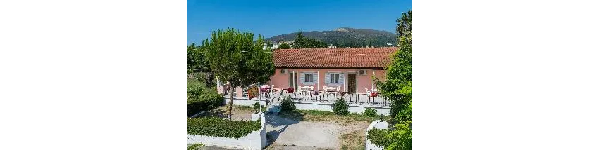 Roussas Studios and Apartments 2*-1